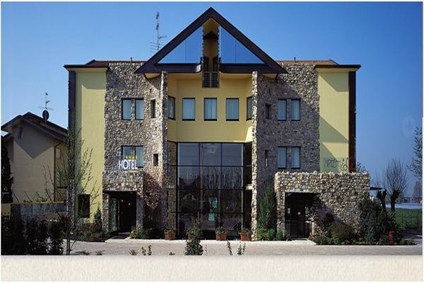 Art & Hotel